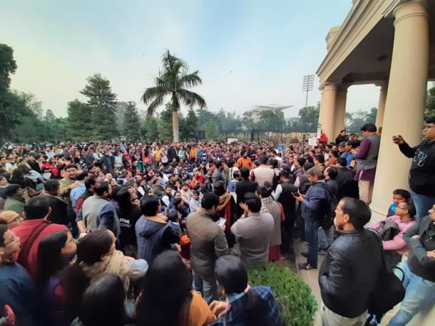 Hundreds of teachers protesting against DU administration in the campus