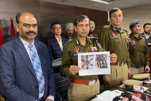 Punjab DGP Dinkar Gupta showing the image of Drones used in smuggling (Pic Via Twitter)