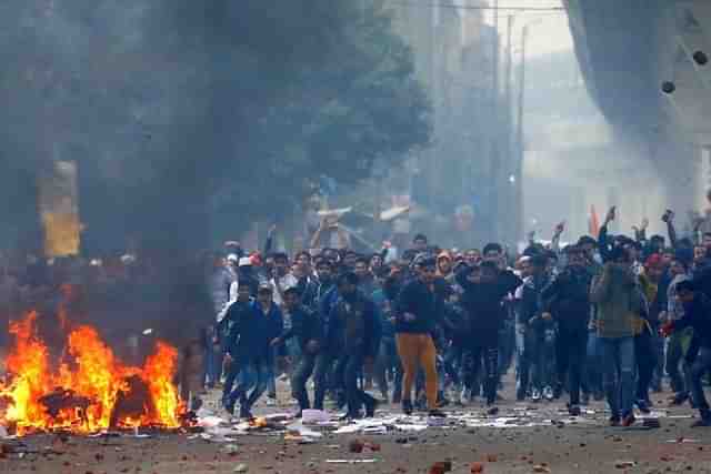 Anti-CAA protests turning violent in Seelampur Delhi. (Source: Twitter).