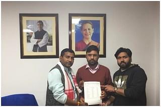 Dr Harjit Singh Bhatti (extreme right) accepting Congress appointment in February 2019/@iyc handle