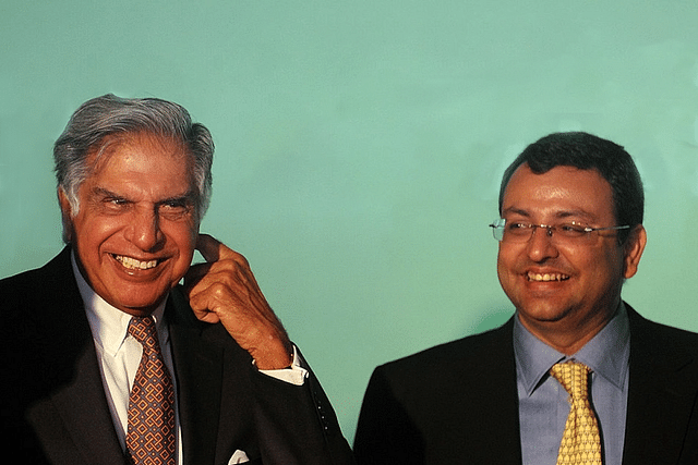 Ratan Tata (L) and Cyrus Mistry (PUNIT PARANJPE/AFP/Getty Images)