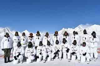 Indian Army Chief General M M Naravane with troops at Siachen glacier (Pic Via Twitter)