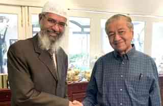 Zakir Naik meets Malaysian Prime Minister Mahathir Mohamad.&nbsp;