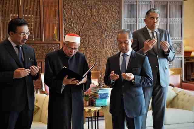 Muhyiddin Yassin (second from right) (Facebook)&nbsp;