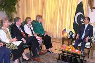 Image from Wikipedia. Robin Raphel (far left) with Richard Holbrooke, Hillary Clinton and Prime Minister <a href="https://en.wikipedia.org/wiki/Yousef_Raza_Gilani">Yousef Raza Gilani</a> in Pakistan, 2009