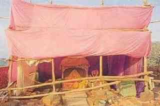 The makeshift tent that housed Ram Lalla in Ayodhya earlier (Pic via X)