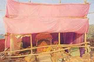 Makeshift tent housing Ram Lalla Idol (Pic via Twitter)