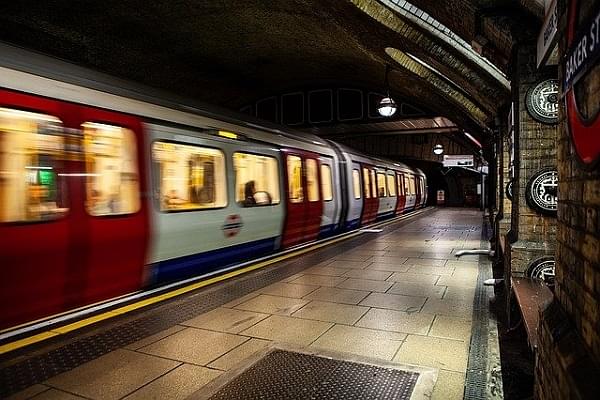 London underground tube services (Image via TheOtherKev/Pixabay)
