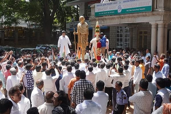 Mass gathering by Congress workers at KPCC office (Karnataka Congress)