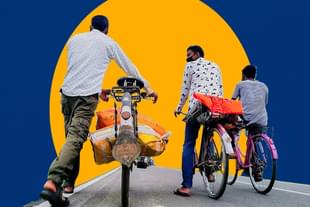 RSS volunteers supplying essentials to those in need. (@friendsofrss) 