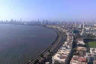 Marine Drive in Mumbai (Arun Visvam/Wikimedia Commons)