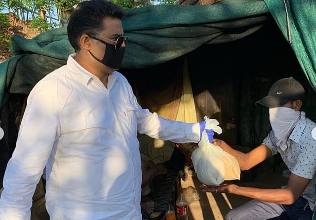 Randeep Mathews distributing food packets. Photo taken from his Instagram account. The same is uploaded on Impact Nations website under the header “Covid-19 feeding”.