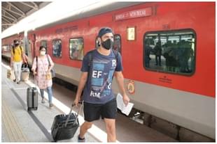 Passengers walking along Howrah-New  Delhi AC Special train. (PIB/Twitter) 