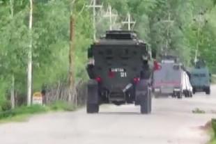 Visuals of a CRPF convoy (@ANI/Twitter)