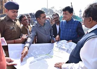 CEO Vishal SIngh with Union Minister Piyush Goyal at the site&nbsp;