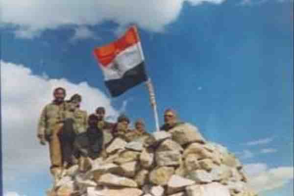 Bihar Regiment troops after capturing Tharu top during Kargil war 