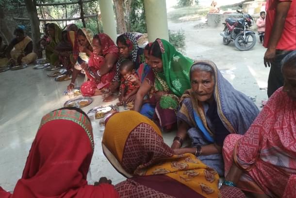 A photograph of a community feast initiative to remove ‘bhedbhaav’ in Fatehpur village of Vaishali district of Bihar/photo shared by a resident 