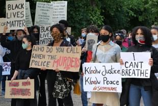 Protest against racism and police violence at the US embassy in Berlin after the murder of George Floyd by a police officer in the United Stats on 30 May 2020. (Leonhard Lenz)