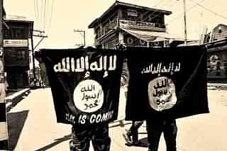 ISIS flags being displayed in Kashmir (Waseem Andrabi/Hindustan Times via GettyImages)