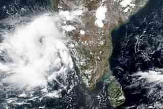 Cyclone Nisarga (Source: @SriyanshiP/Twitter)