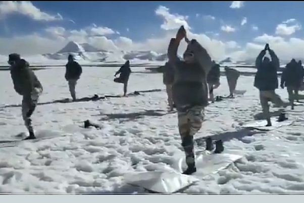ITBP Personnel performing Yoga (Pic via Twitter)