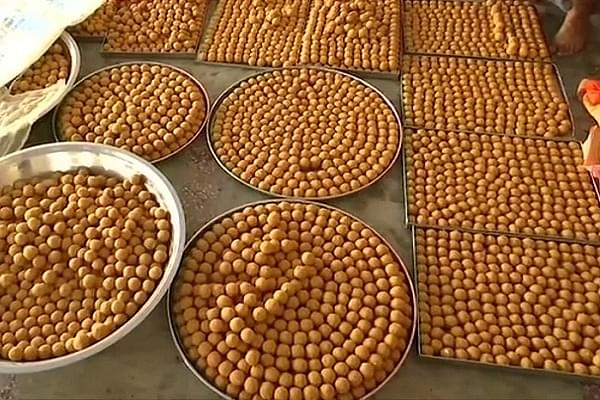 Laddoos being prepared for the offering at Bhoomi Pujan (ANI UP)