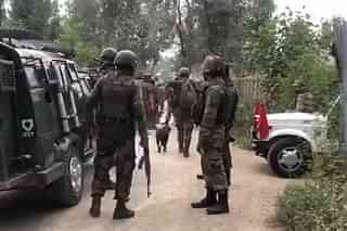 Security forces at the encounter site (representative image) (Pic Via Twitter)