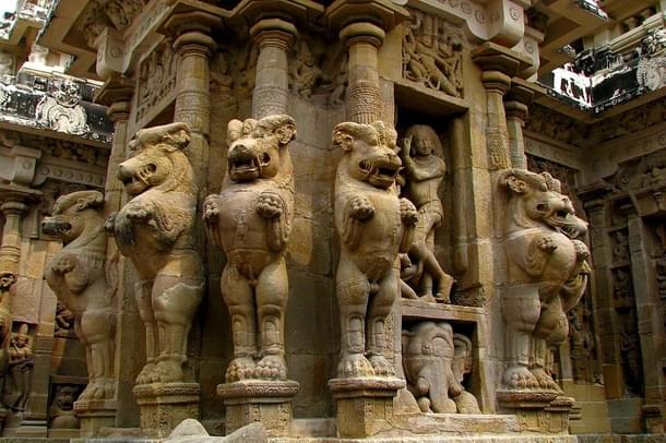 Carvings of the 8th century Kailasanathar Temple in Kanchi (Wikipedia) 