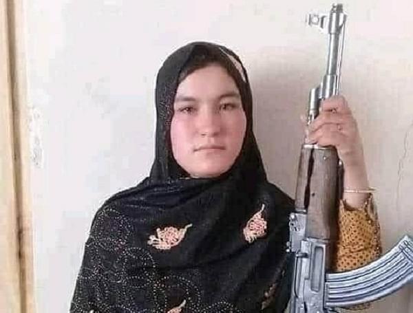Afghan girl Qamar Gul