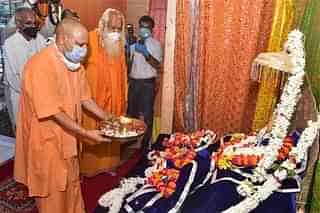 UP CM Yogi Adityanath worshiping Ram lalla (Picture via Doordarshan)