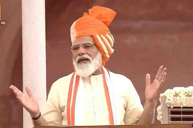 PM Modi at Red Fort (Pic Via Twitter)