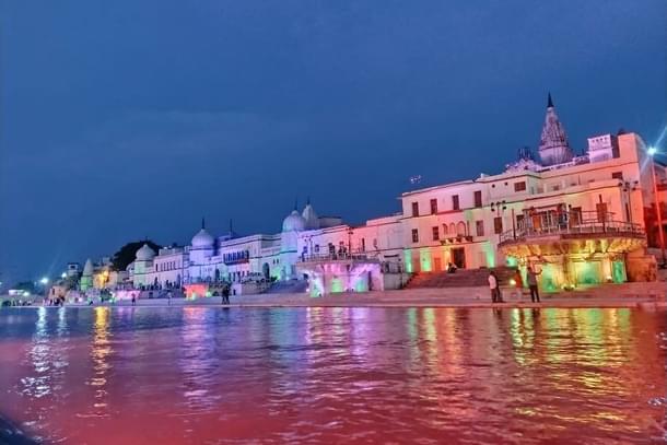 Ayodhya decked up (@ShriRamTeerth/Twitter)
