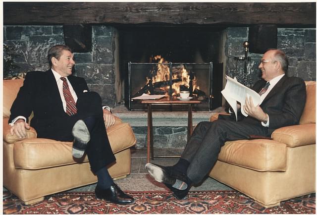US President Ronald Reagan and Sovient UnionGeneral Secretary Mikhail Gorbachev at 1985 Geneva Summit