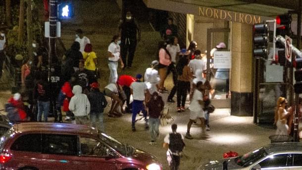 Looting in Chicago