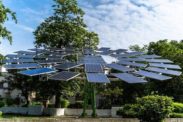 CMERI has installed the Solar Tree at Durgapur (Pic Via PIB Website)