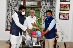 Outgoing Minister for Health and current Minister for Social Welfare B Sriramulu and Minister for Health and Medical Education Dr Sudhakar, with CM B S Yediyurappa