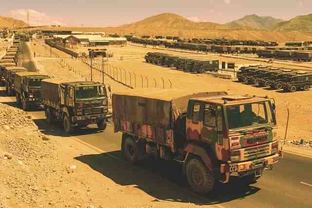 An Indian Army convoy in Ladakh. (@jaywankhadejrw/Twitter)