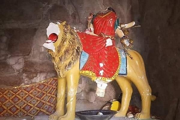 Vandalised idol of Maa Durga (Pic via Naila Inayat)