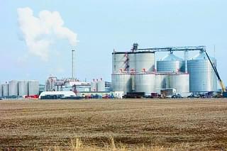  Ethanol plant (Wikimedia Commons)