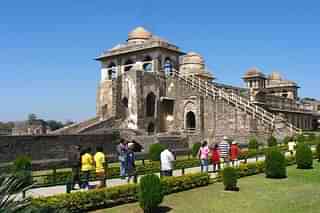 Jahaj Mahal, Mandu (Wikimedia Commons) 