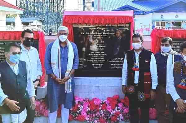 Union Minister G S Shekhawat with Arunachal CM Pema Khandu (Pic Via Twitter)