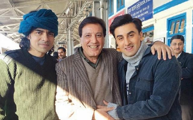 Jawed Sheikh (centre) with Imtiaz Ali (left) and Ranbir Kapoor (right) during the shooting of film Tamasha