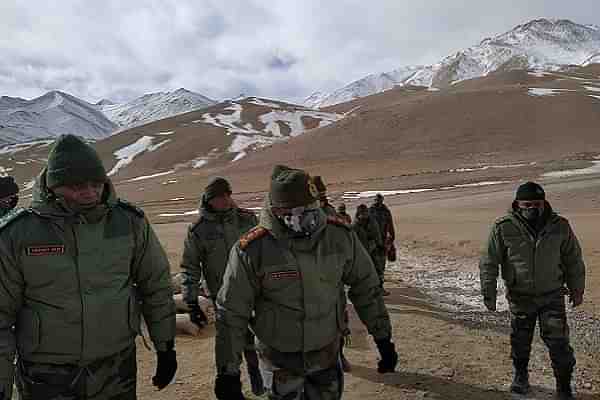 Indian Army Chief General M M Naravane visiting forward areas near LAC (@ShivAroor/Twitter)