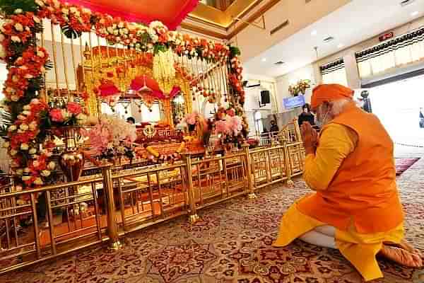 PM Modi paying a tribute to Guru Teg Bahadur