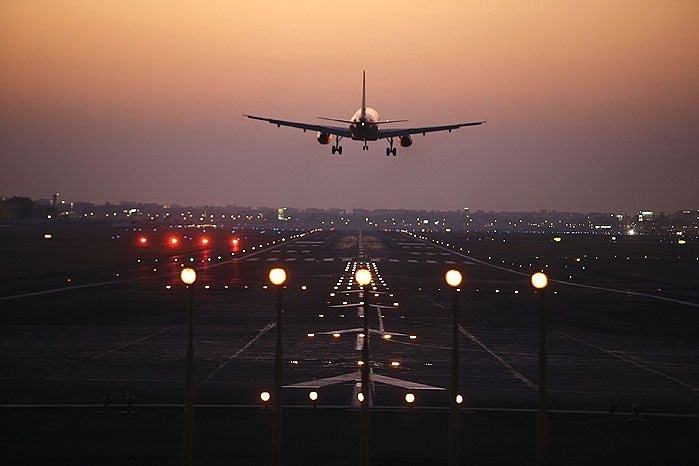 A plane landing at the Chhatrapati Shivaji Maharaj International Airport, Mumbai (Image: Association of Private Airport Operators)