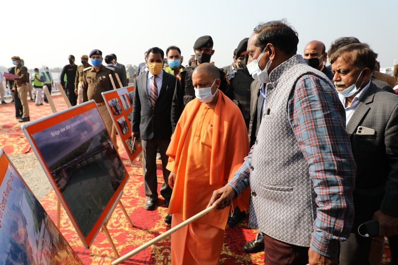 Chief Minister Yogi Adityanath inspecting Purvanchal Expressway (UPEIDA)