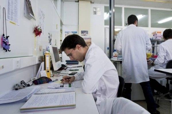 Medical research (Wikimedia Commons)