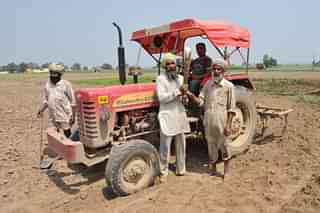 Farmers near Fatehgarh Sahib, Punjab (Flickr) 