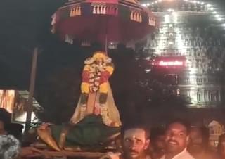 Deity coming to greet the ‘Indra’ couple : Thiruvarur