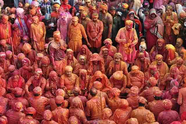 Holi celebrations at Nandgaon temple (Flickr) 